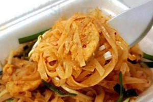 Thai On Front food