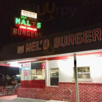 Melo Burger inside