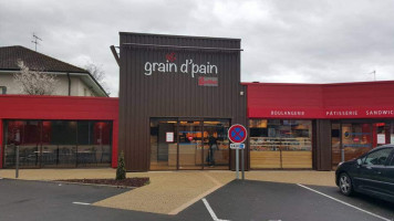 Grain D'pain outside