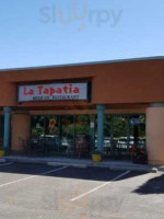La Tapatia outside