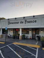 Douceur De France outside