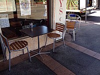Kelby's Cafe inside