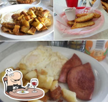 Roger Rabbit's Diner food