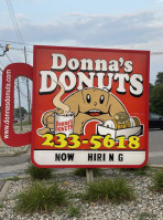 Donna's Donuts outside