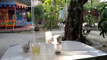 Cafe Thanh Trà food
