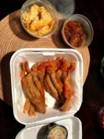Aquils Fish And Wings food