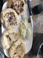 Pupuseria Salvadorena Las Veronicas food