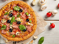 Pizzeria Di-Caprio food