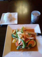Anong's Thai Cuisine food
