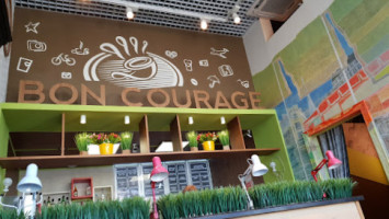 Coffee House Bon Courage! inside