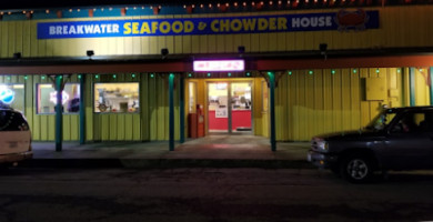 Breakwater Seafoods And Chowder House outside
