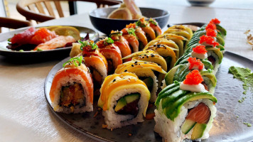 Kaku Sushi food
