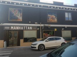 Kebab Manhattan outside