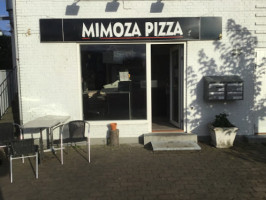 Mimoza Pizza inside