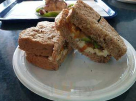Lonni's Sandwiches food