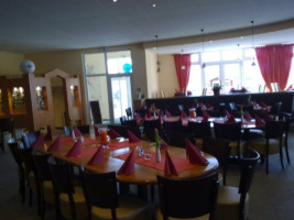 Clubhaus Restaurant eagle inside