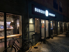 Burger Anarchy outside