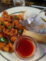 Lilly's China Bistro food
