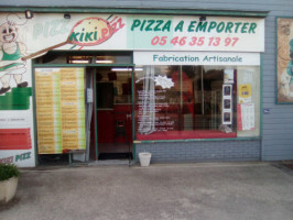 Kiki Pizz outside