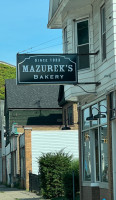 Mazurek's Bakery outside