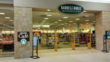 Barnes Noble inside