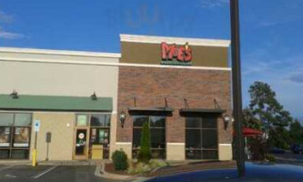 Moe's Southwest Grill outside