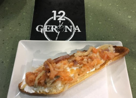 Cafeteria Gerona 12 food