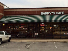 Barry's Cafe outside
