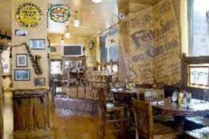 Peggy Kinnane's Irish Restaurant & Pub inside