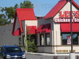 Lee's Famous Recipe Chicken outside