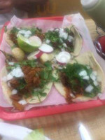 La Perlita Tacos Y food