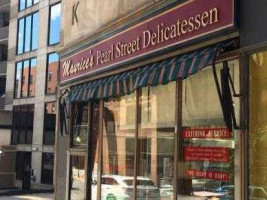 Maurice's Pearl Street Deli outside