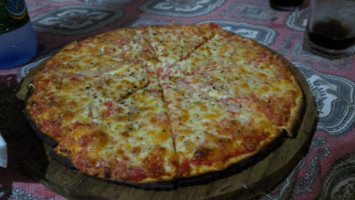 Roza Pizza food