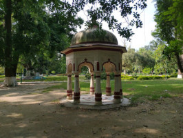 Barandari Garden outside