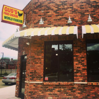 Gus's World Famous Fried Chicken outside