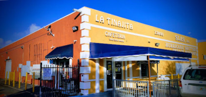 La Tinajita Cafe outside