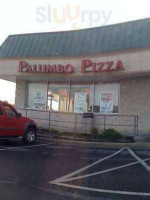 Palumbo Pizza outside