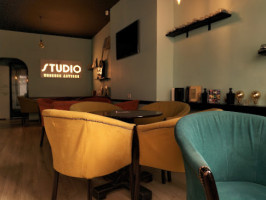 Studio Lounge inside