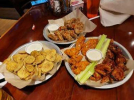 Hooters food