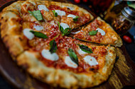 Padrino's Pizza Express food