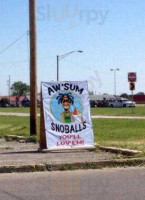 Aw'sum Snoballs outside