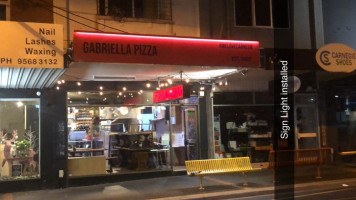 Gabriella Pizza outside