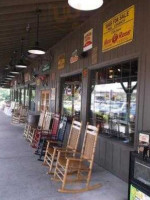 Cracker Barrel Old Country Store outside