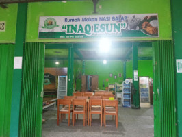 Nasi Balap Puyung Inaq Esun inside