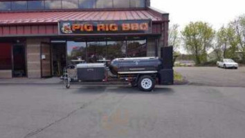 Pig Rig Bbq outside