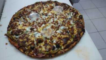 L'oven Pizza & Homemade Deli food