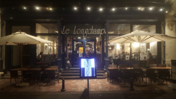 Brasserie Le Longchamp inside