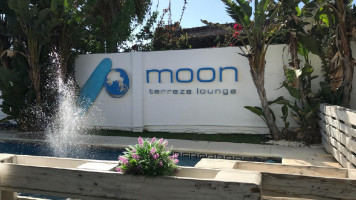 Moon Terraza Lounge outside