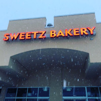 Sweetz Bakery food