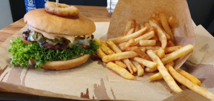 Fivestar Burger And Shakes food